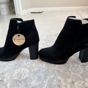 La CANADIENNE Black Ankle Booties